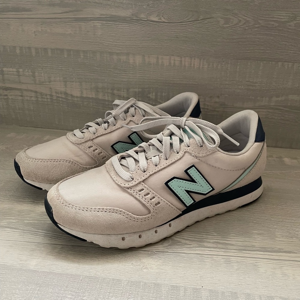 New Balance 311 v2 Light Grey/ Teal Sneakers Size 7